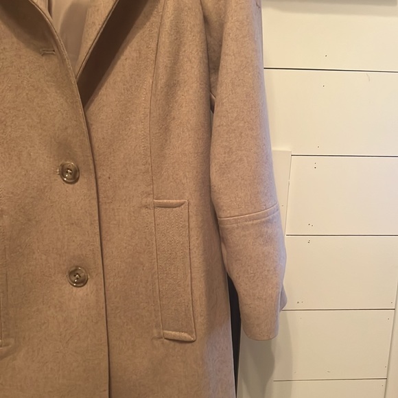 London Fog Beige/Oatmeal Winter Coat. Size XS. - Picture 5 of 9